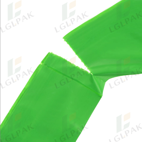 dog waste bag on roll-braek point